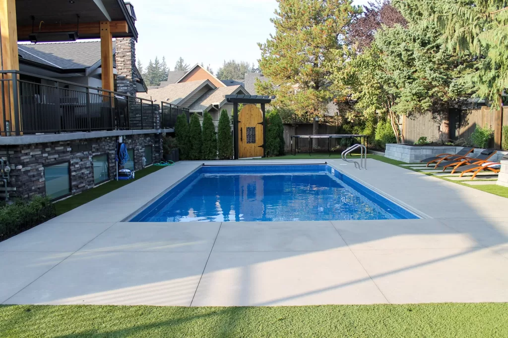 outdoor swimming pool